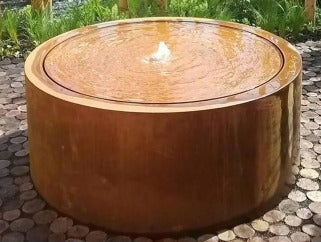 Corten plieno lauko fontanas